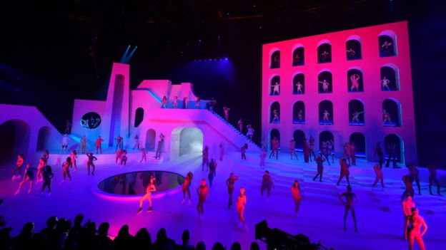 Rihanna lleva la Semana de la Moda de Nueva York a la era del streaming 8 108750559 rihannashow2getty