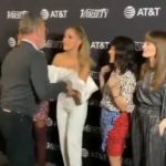 Tom Hanks se limpia la cara tras besar a Jennifer López 6 20190915 200414