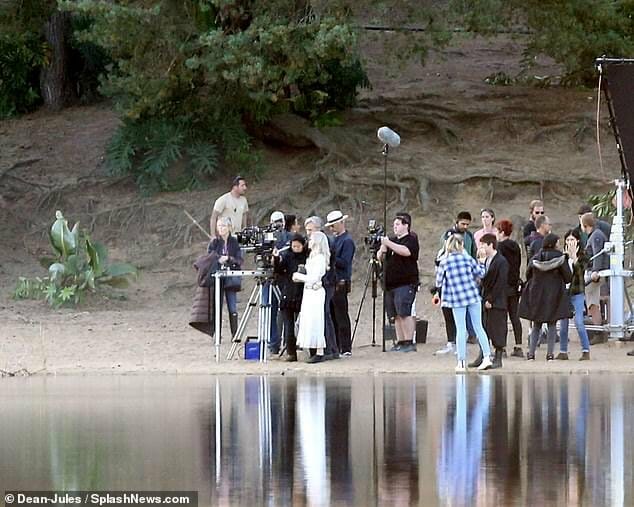 Es revelada las primera imagenes en el set de Eternals con Angelina Jolie 12 7 1