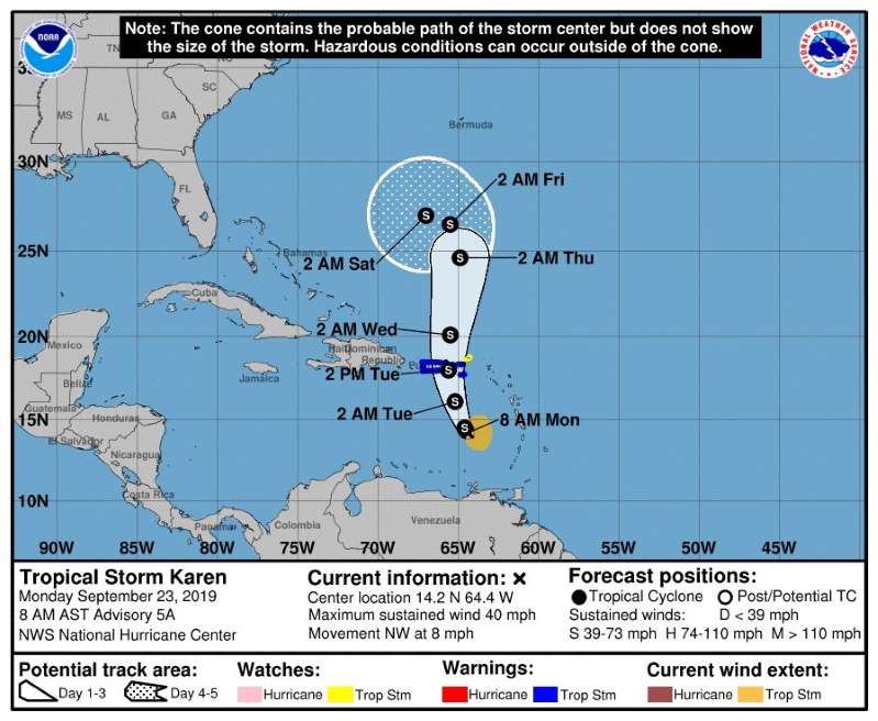 Puerto Rico se prepara para la tormenta Karen 5 AAHIXFs