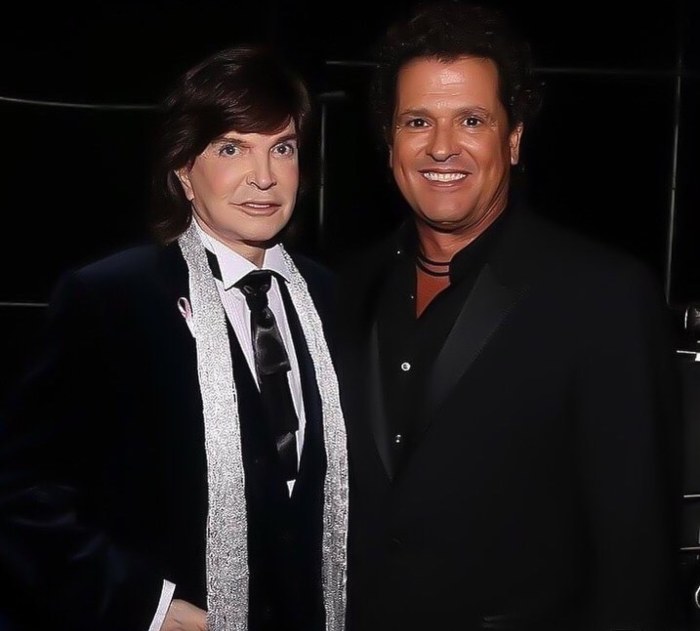 Famosos Lamentan la Muerte de Cantautor CAMILO SESTO 19 carlos vives camilo sesto a