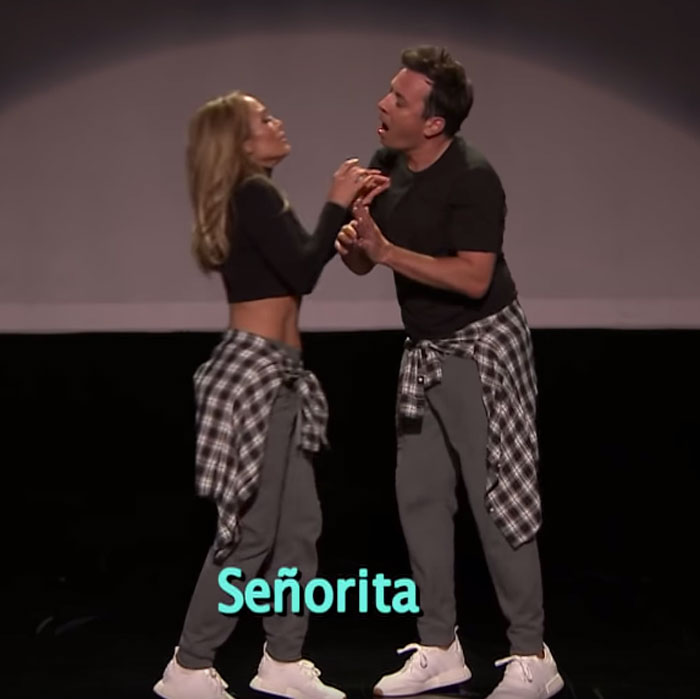 JENNIFER LOPEZ DA UNA DIVERTIDA LECCIÓN DE MOVIMIENTOS ICÓNICOS DE VIDEOS MUSICALES DE BAILE 8 jennifer lopez senorita z