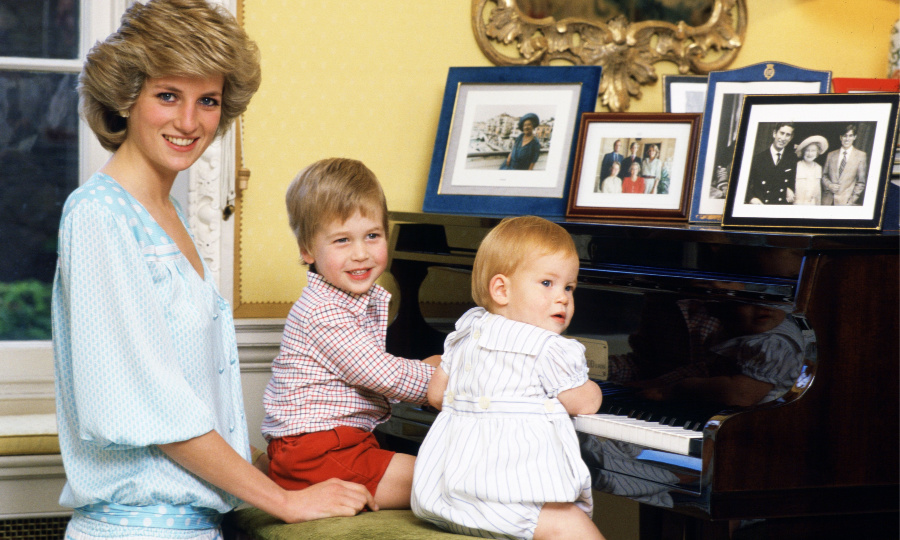 EL principe willian y el principe harry honran a su madre, la princesa diana, en el aniversario de su muerte 9 princess diana piano princes z
