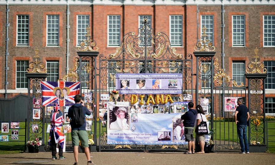 EL principe willian y el principe harry honran a su madre, la princesa diana, en el aniversario de su muerte 11 princess diana tribute z