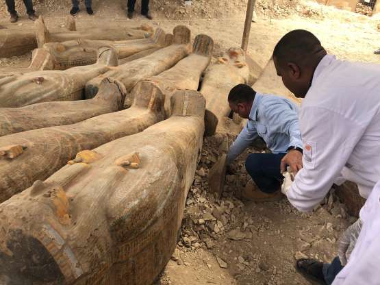 Descubren más de 20 sarcófagos de la época de los faraones 7 AAISwEn