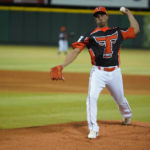 Toros del Este le dan una paliza a los Gigantes 4 lidom raul valdes