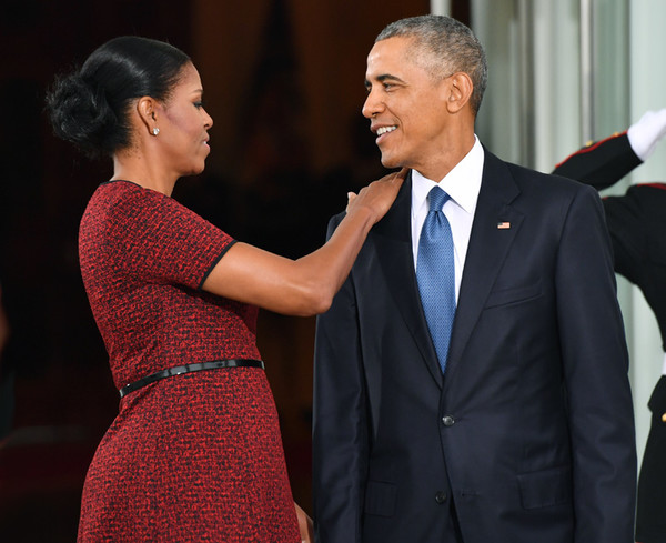 El mensaje de Michelle Obama tras su imagen con pelo rizado 11 michelle obama gtres1 a