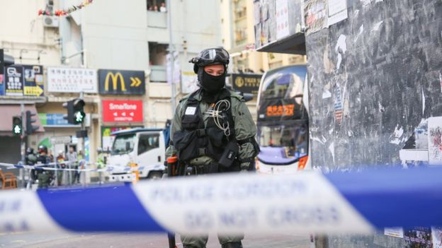 La policía dispara al hombre en Hong Kong, día del caos 4 109605417 e6583f26 5791 4b3a bb01 b90756146cb3