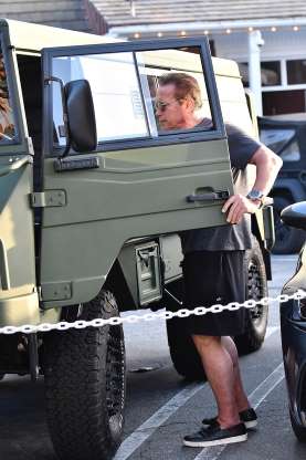Arnold Schwarzenegger pasea su camión de 100 mil dólares 6 BBWHjii