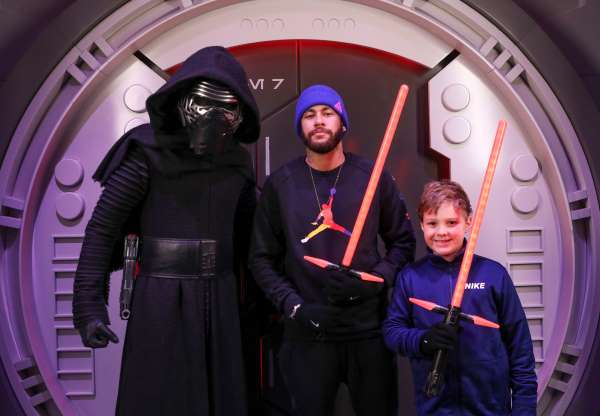 Neymar en su rol de padre 7 BBXbhek