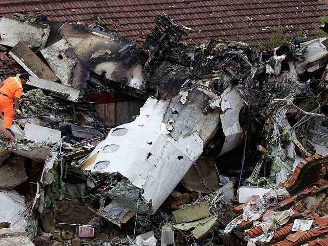 Avión con 100 pasajeros se estrella y deja 12 muertos 5 BB9wbZo