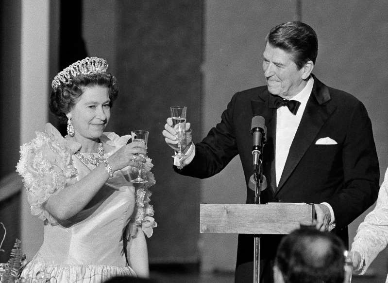 Isabel II, la monarca con más tiempo en el trono 10 BBYaYpR