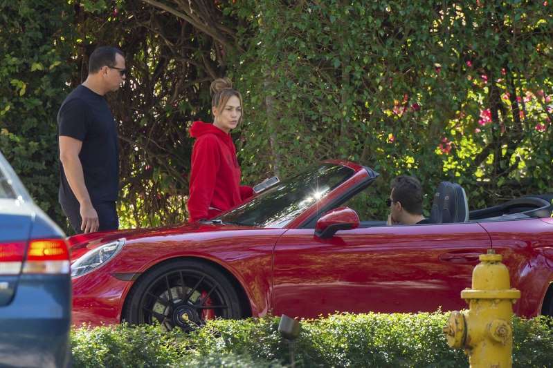 Jennifer Lopez luciendo pantuflas y sin maquillaje 9 BB106Tuu