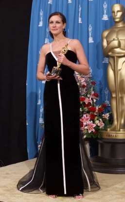 Los vestidos más caros de la historia de los Oscar 19 BBZKQXc