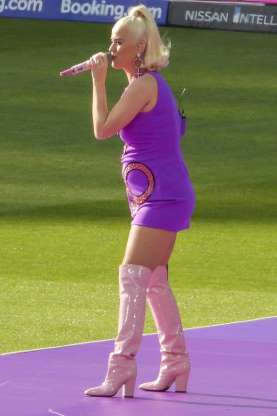 Katy Perry presumiendo su embarazo 7 BB10WSb8