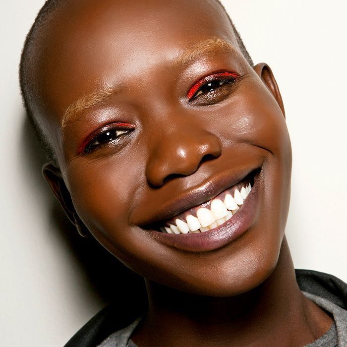 Maquilladores famosos comparten consejos de maquillaje para tonos de piel